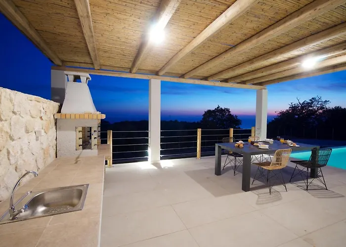 Exclusive Sea View Madelaine *