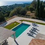 Exclusive Sea View Madelaine